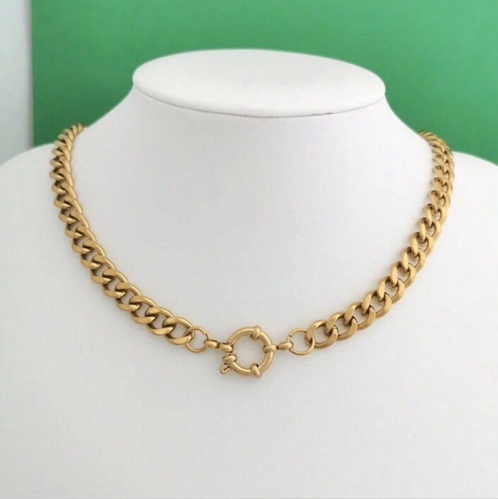 🎉🎉NEW🎉🎉 PRETTY!! SS 7mm Thick Link Sailor Clasp Necklace in GOLD